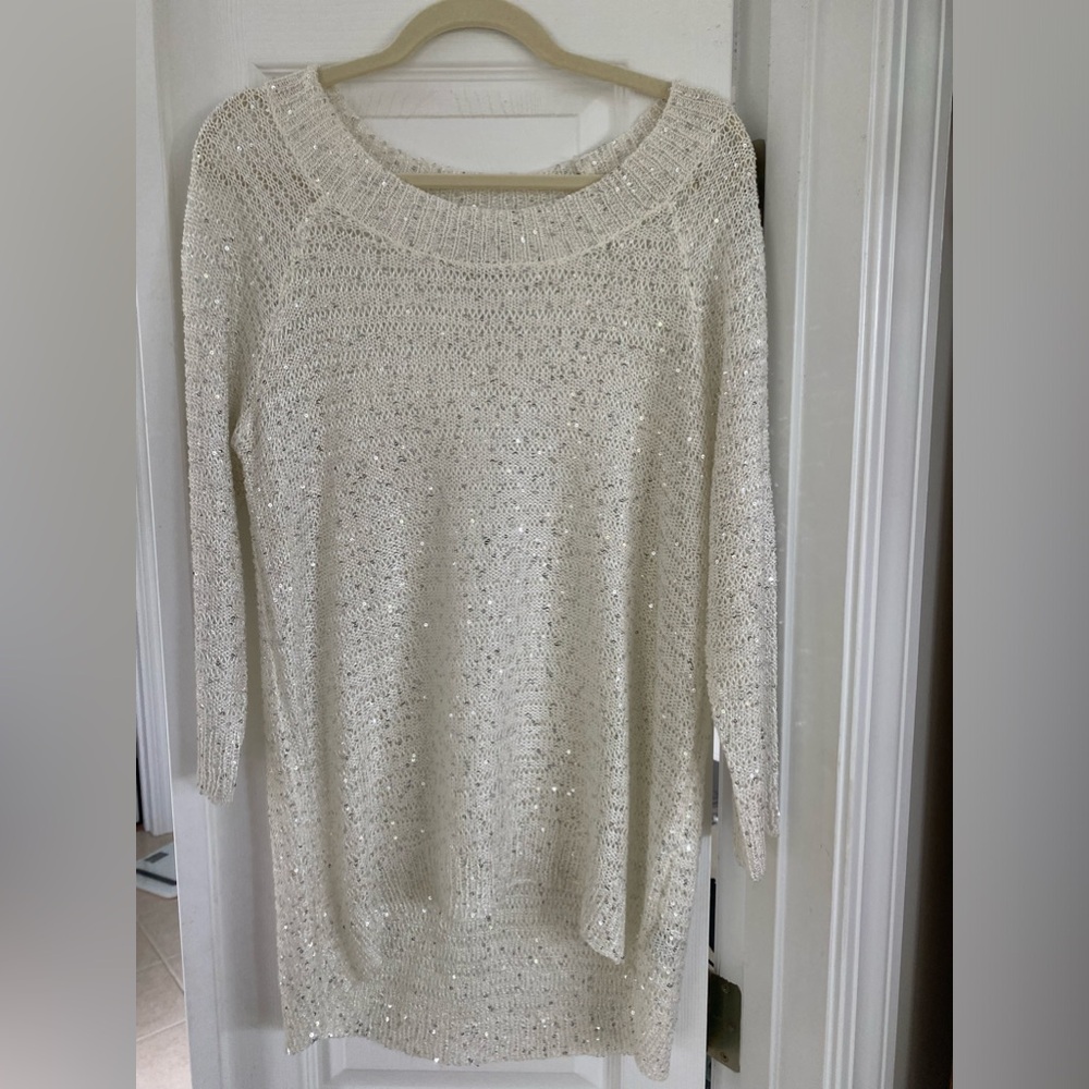 Lightweight lightly sequined sweater nwot